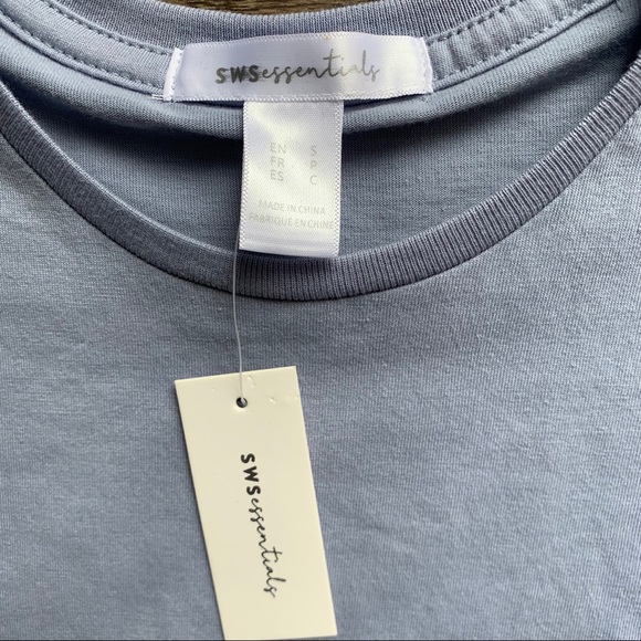 ❤️ 2 for 15 ❤️ NWT Urban planet cropped T-shirt - Picture 2 of 3